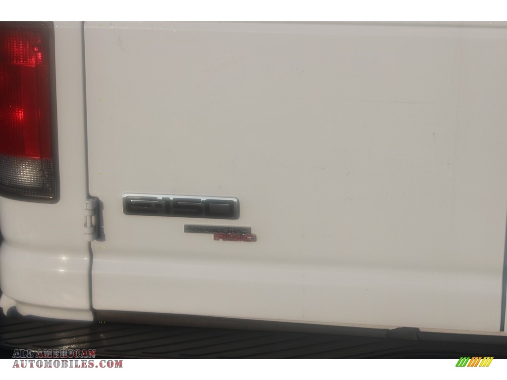 2013 E Series Van E150 Cargo - Oxford White / Medium Flint photo #29