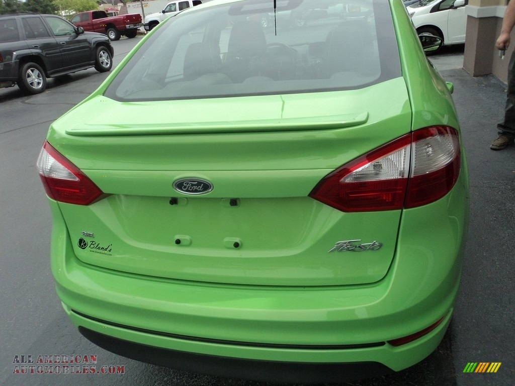 2015 Fiesta SE Sedan - Green Envy / Charcoal Black photo #25