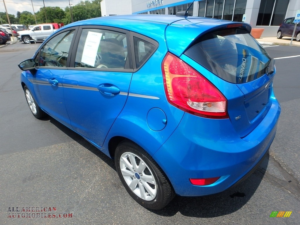 2012 Fiesta SE Hatchback - Blue Candy Metallic / Light Stone/Charcoal Black photo #4