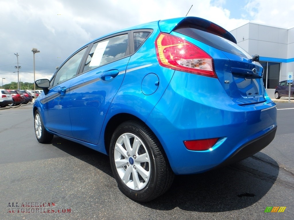 2012 Fiesta SE Hatchback - Blue Candy Metallic / Light Stone/Charcoal Black photo #5