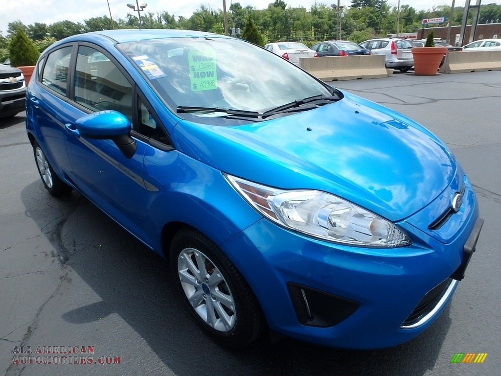 2012 Fiesta SE Hatchback - Blue Candy Metallic / Light Stone/Charcoal Black photo #11