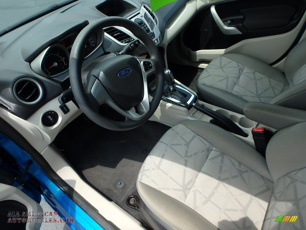 2012 Fiesta SE Hatchback - Blue Candy Metallic / Light Stone/Charcoal Black photo #25