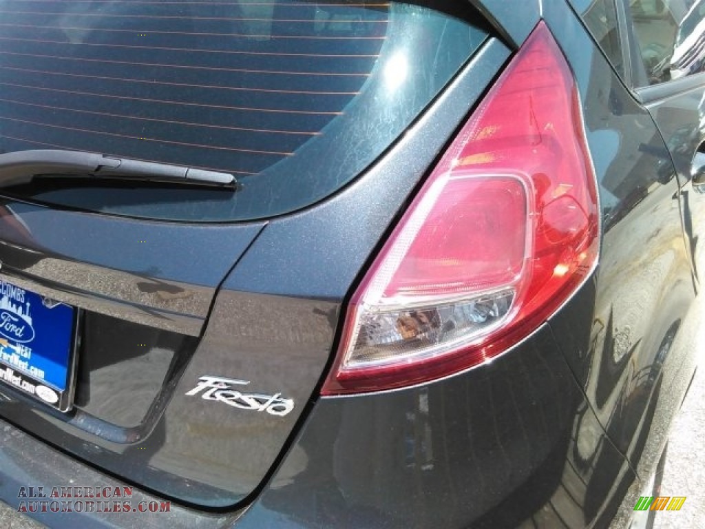 2016 Fiesta SE Hatchback - Magnetic Metallic / Charcoal Black photo #11