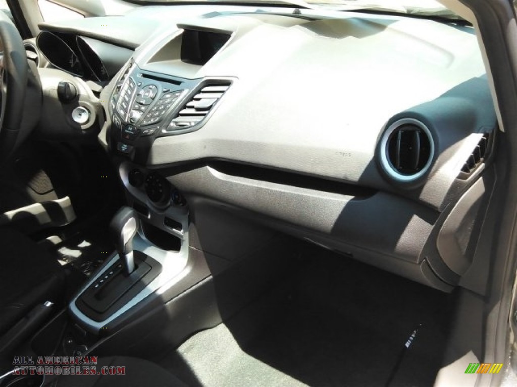 2016 Fiesta SE Hatchback - Magnetic Metallic / Charcoal Black photo #17