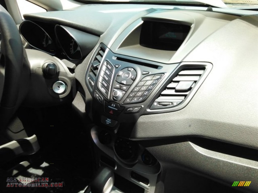 2016 Fiesta SE Hatchback - Magnetic Metallic / Charcoal Black photo #21