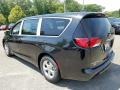 Chrysler Pacifica LX Brilliant Black Crystal Pearl photo #4