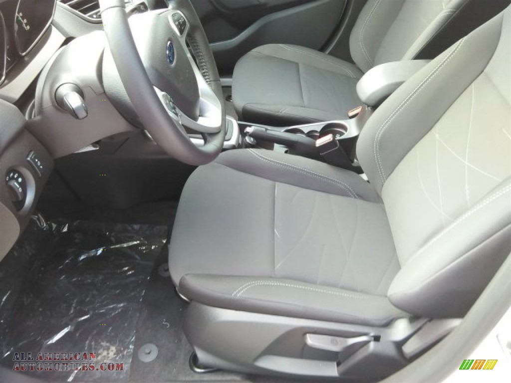2016 Fiesta SE Hatchback - Oxford White / Charcoal Black photo #20