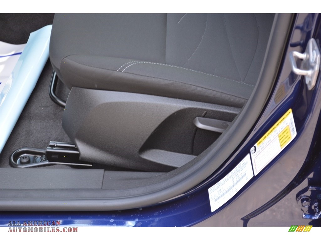 2016 Fiesta SE Sedan - Kona Blue Metallic / Charcoal Black photo #18