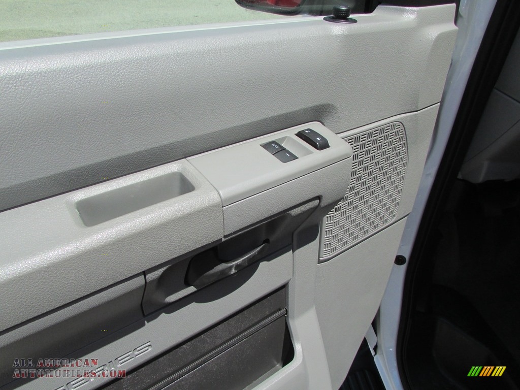 2011 E Series Van E350 XL Extended Passenger - Oxford White / Medium Flint photo #18