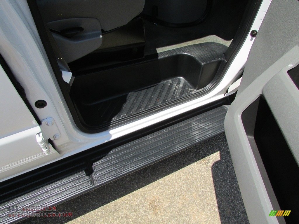 2011 E Series Van E350 XL Extended Passenger - Oxford White / Medium Flint photo #32