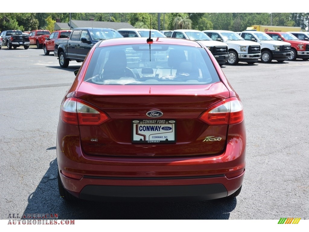 2016 Fiesta SE Sedan - Ruby Red Metallic / Charcoal Black photo #4