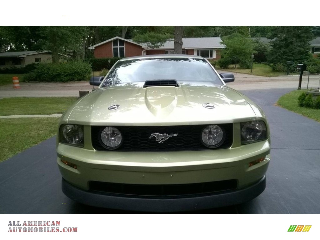 2006 Mustang GT Premium Convertible - Legend Lime Metallic / Light Parchment photo #10