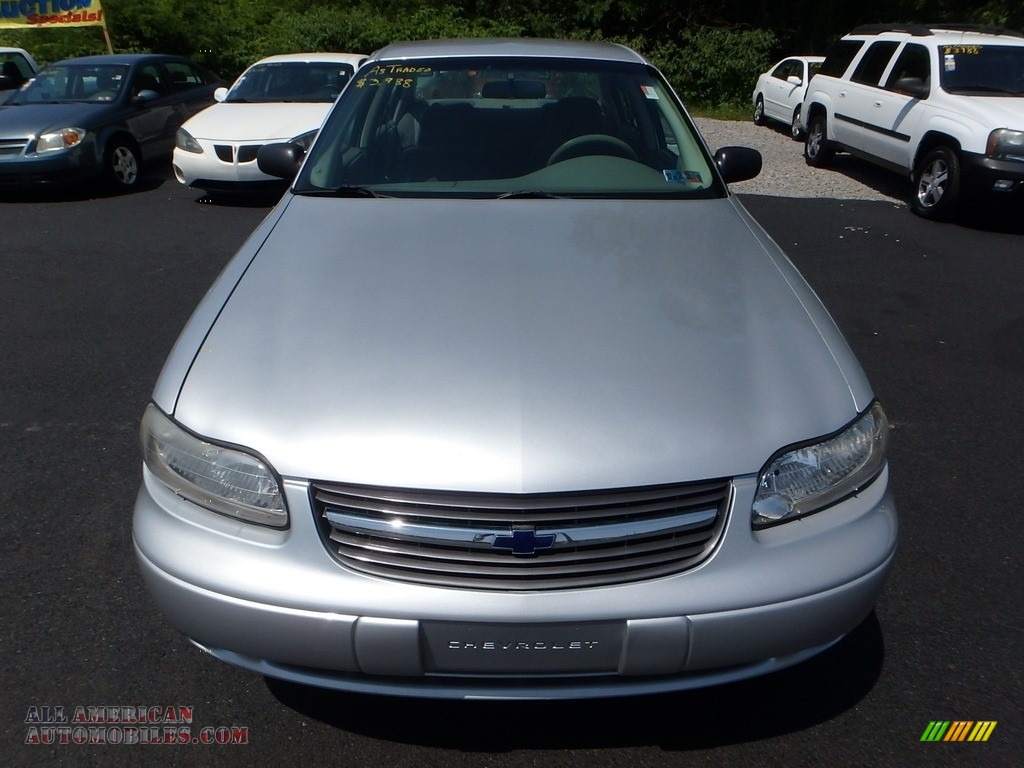 2002 Malibu Sedan - Galaxy Silver Metallic / Gray photo #6