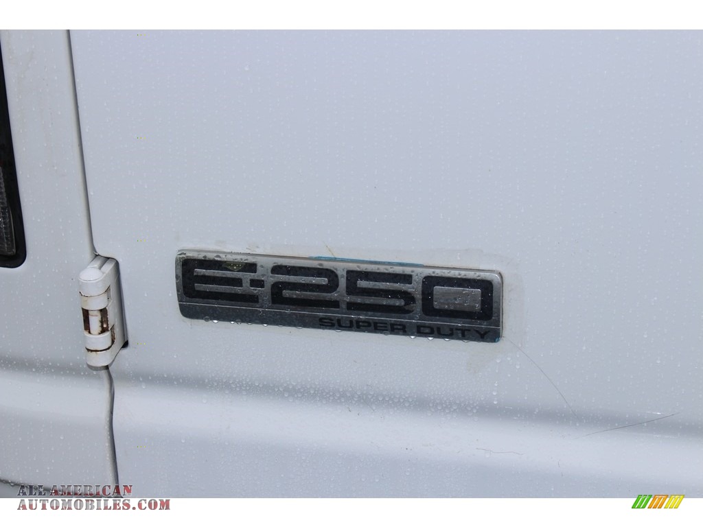 2007 E Series Van E250 Commercial - Oxford White / Medium Flint Grey photo #22