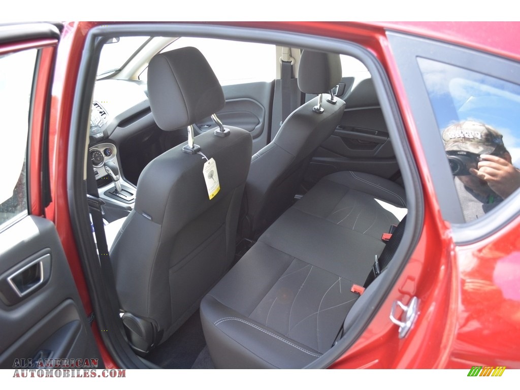 2016 Fiesta SE Hatchback - Ruby Red Metallic / Charcoal Black photo #18