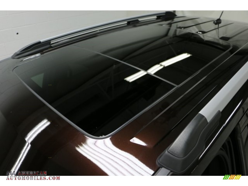 2013 Explorer XLT 4WD - Tuxedo Black Metallic / Charcoal Black photo #4