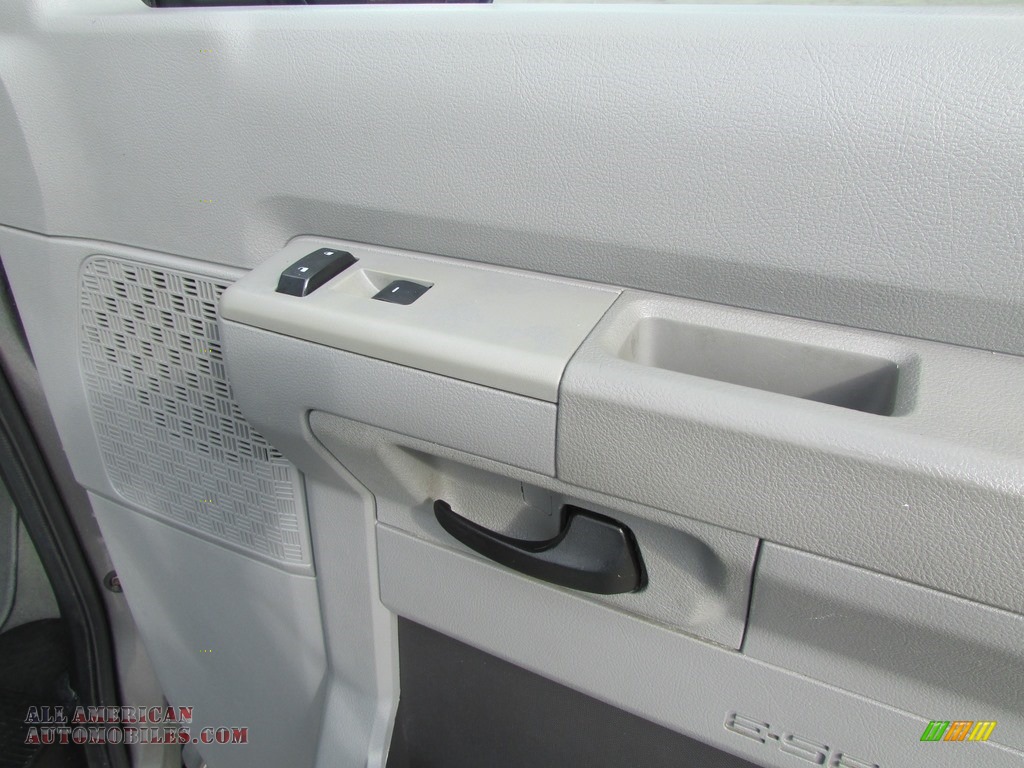 2009 E Series Van E350 Super Duty XLT Extended Passenger - Sterling Grey Metallic / Medium Flint photo #30
