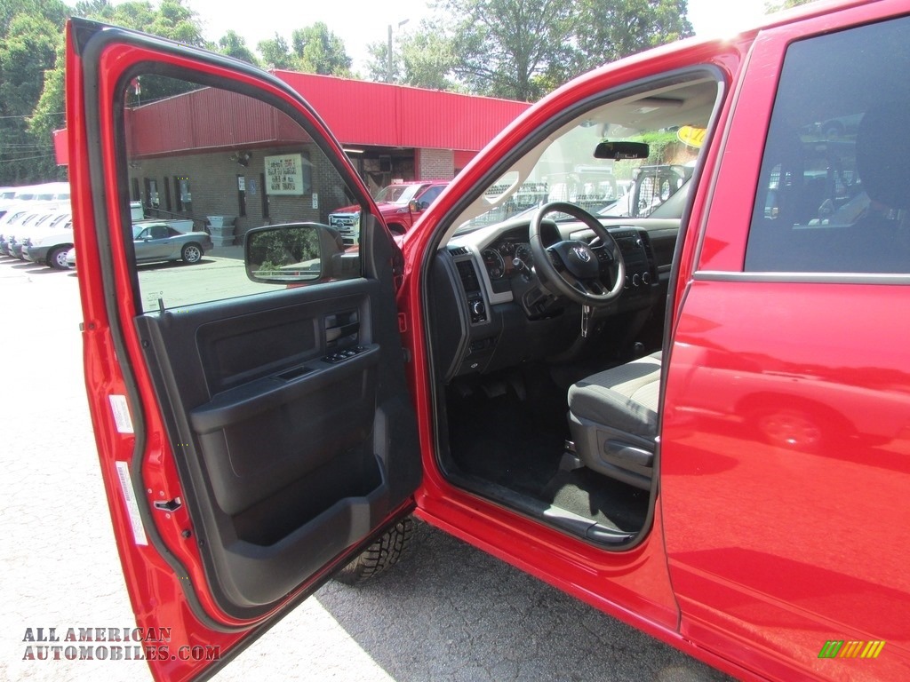2012 Ram 2500 HD ST Crew Cab 4x4 - Bright Red / Dark Slate/Medium Graystone photo #18