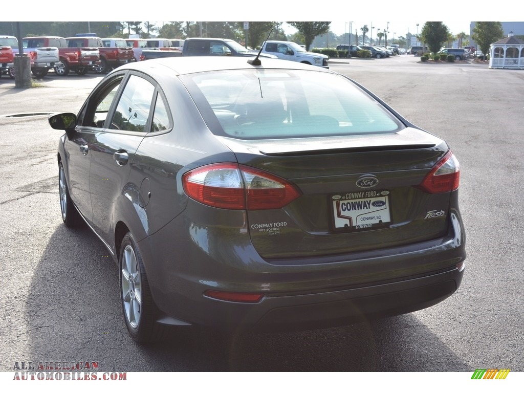 2015 Fiesta SE Sedan - Magnetic Metallic / Charcoal Black photo #5
