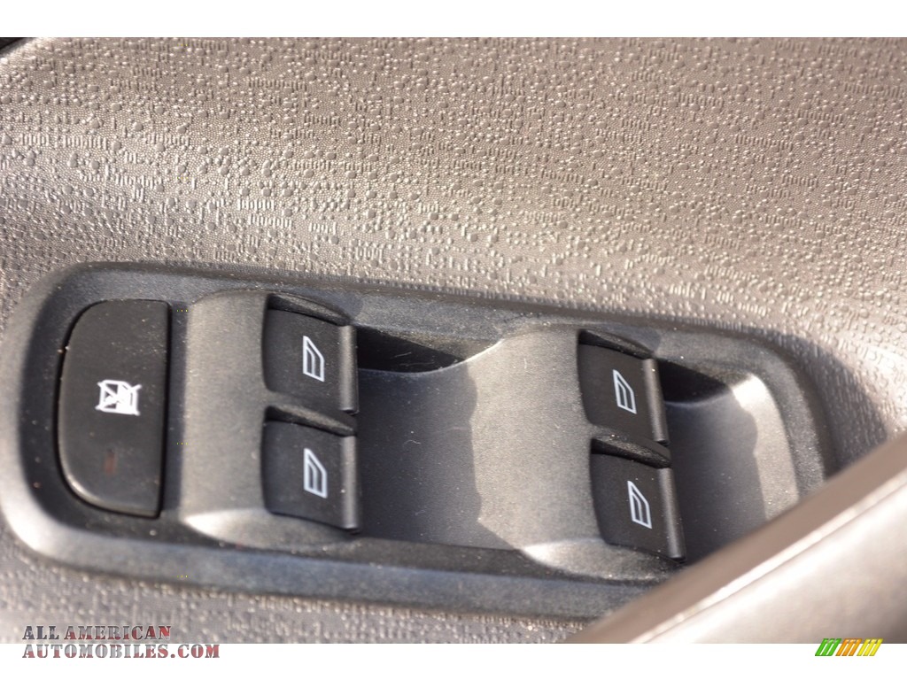 2015 Fiesta SE Sedan - Magnetic Metallic / Charcoal Black photo #39