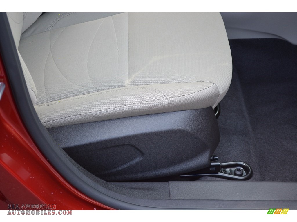 2016 Fiesta SE Hatchback - Ruby Red Metallic / Medium Light Stone photo #25