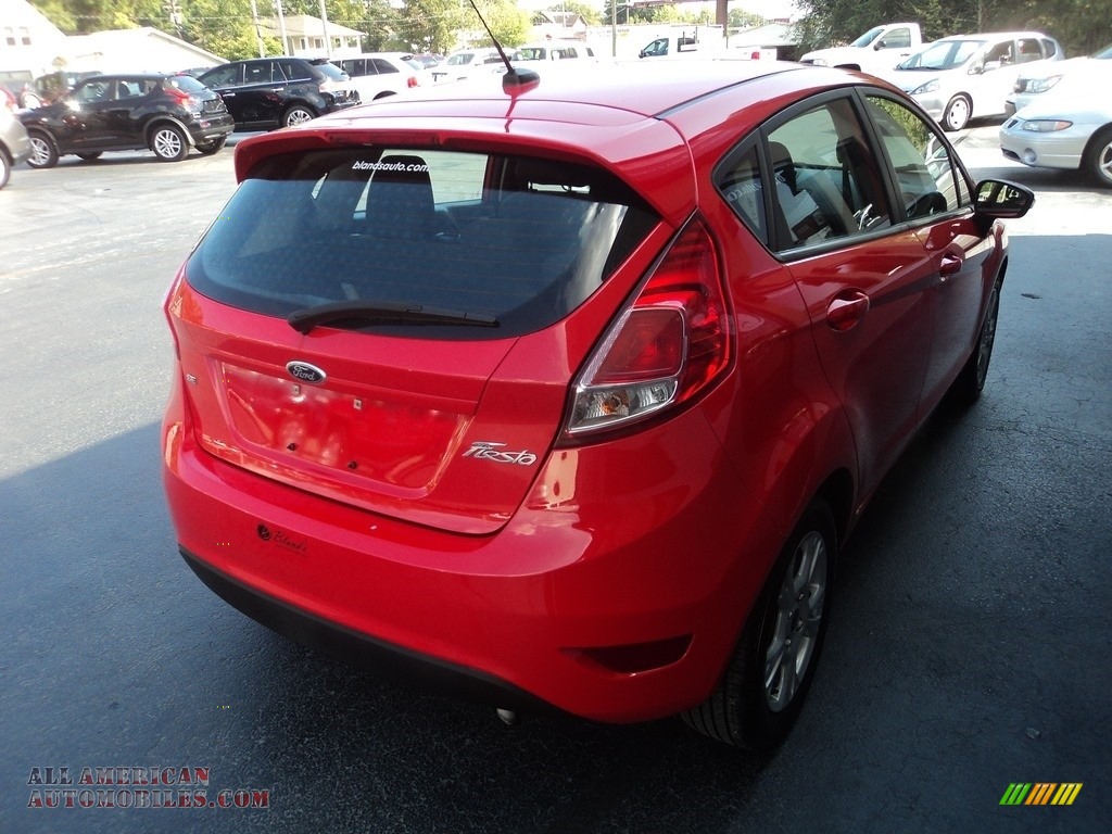 2014 Fiesta SE Hatchback - Race Red / Charcoal Black photo #5