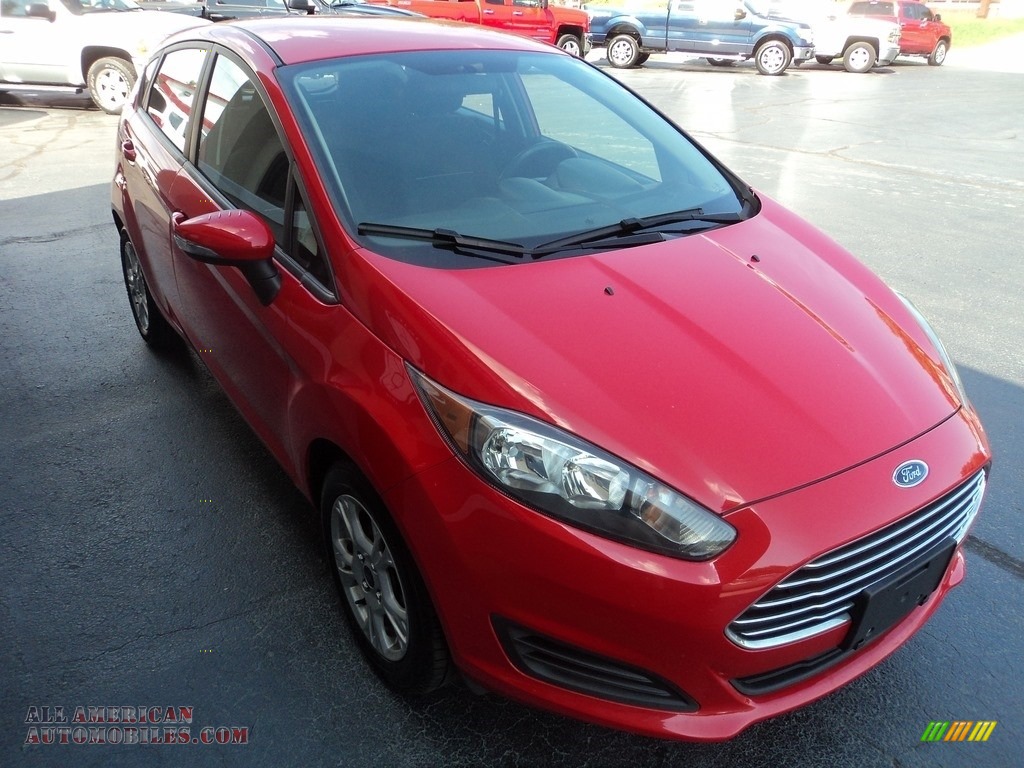 2014 Fiesta SE Hatchback - Race Red / Charcoal Black photo #6