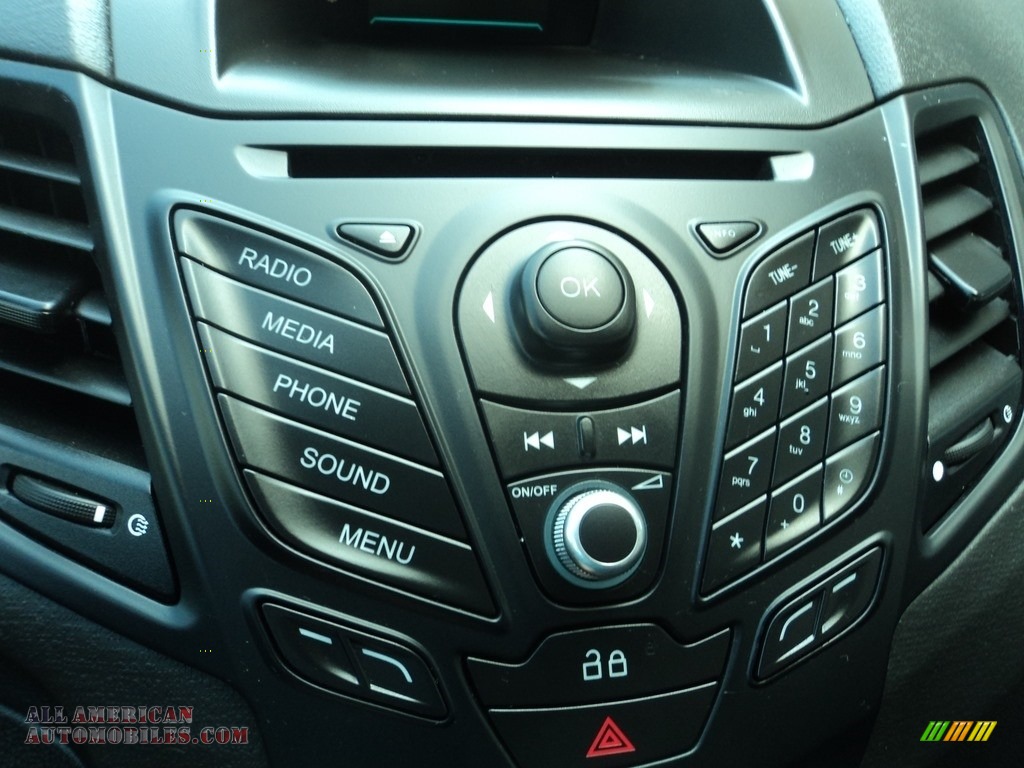 2014 Fiesta SE Hatchback - Race Red / Charcoal Black photo #20