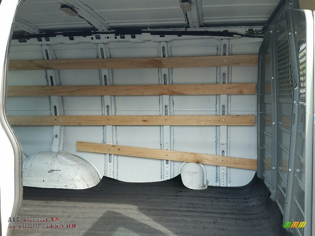 2015 Savana Van 2500 Cargo - Summit White / Medium Pewter photo #22
