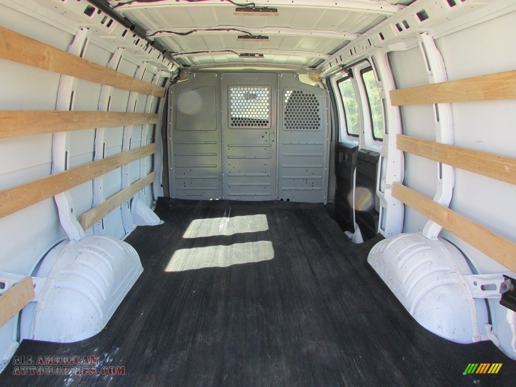 2015 Savana Van 2500 Cargo - Summit White / Medium Pewter photo #26