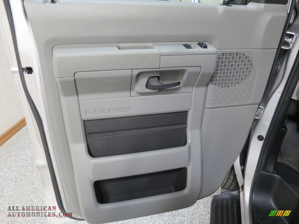 2013 E Series Van E350 XL Extended Passenger - Ingot Silver Metallic / Medium Flint photo #18