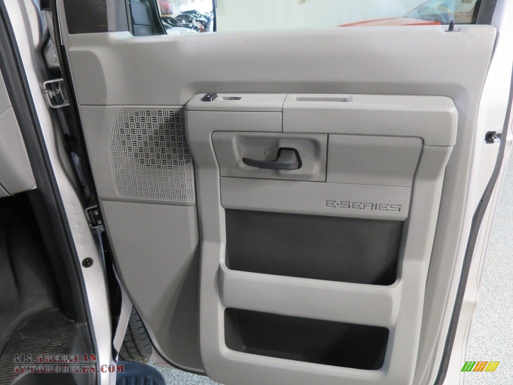 2013 E Series Van E350 XL Extended Passenger - Ingot Silver Metallic / Medium Flint photo #19