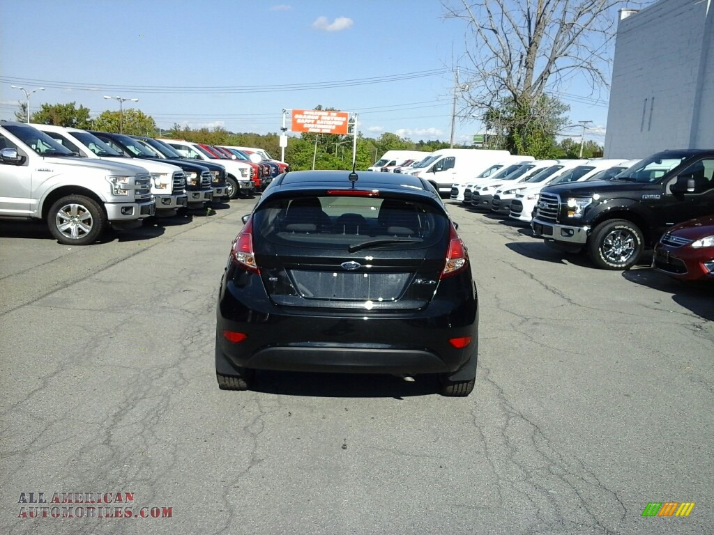 2014 Fiesta SE Hatchback - Tuxedo Black / Charcoal Black photo #5