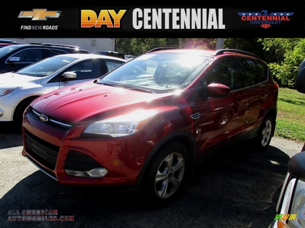 Ruby Red / Charcoal Black Ford Escape SE 1.6L EcoBoost 4WD