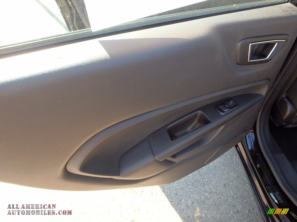 2016 Fiesta Titanium Hatchback - Shadow Black / Charcoal Black photo #19