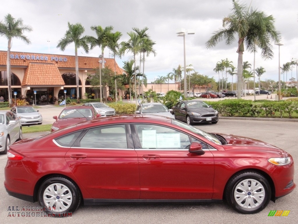 2014 Fusion S - Ruby Red / Earth Gray photo #5