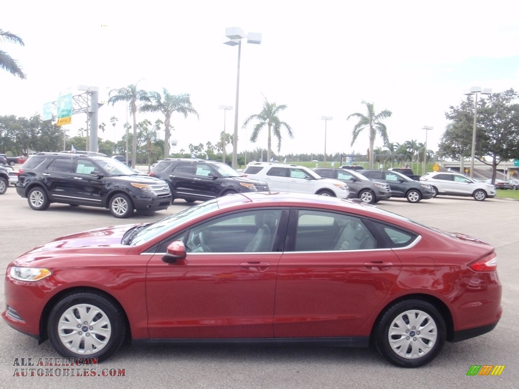 2014 Fusion S - Ruby Red / Earth Gray photo #12