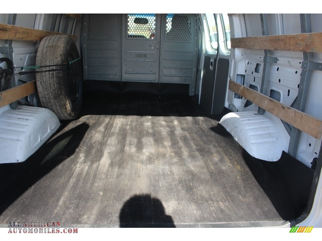 2012 E Series Van E250 Cargo - Oxford White / Medium Flint photo #21