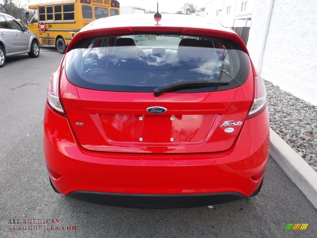 2015 Fiesta SE Hatchback - Race Red / Charcoal Black photo #8