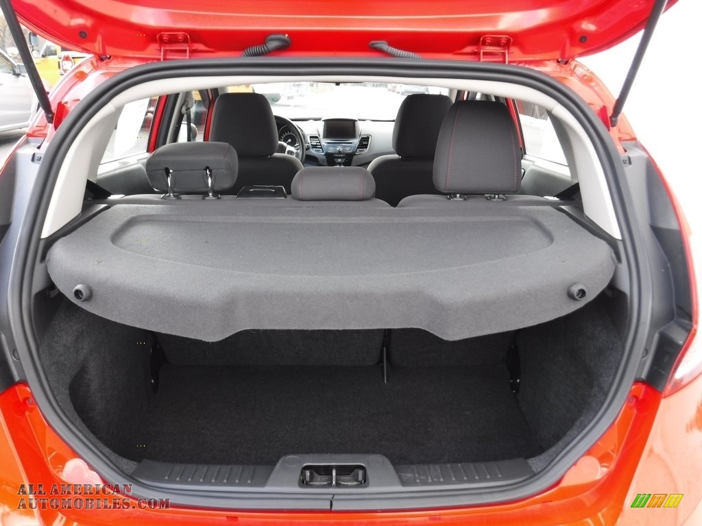 2015 Fiesta SE Hatchback - Race Red / Charcoal Black photo #27