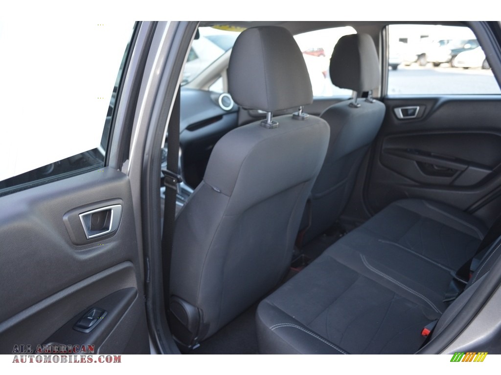 2014 Fiesta SE Sedan - Storm Gray / Charcoal Black photo #11