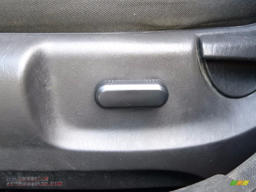 2012 Escape XLT 4WD - Ingot Silver Metallic / Charcoal Black photo #16