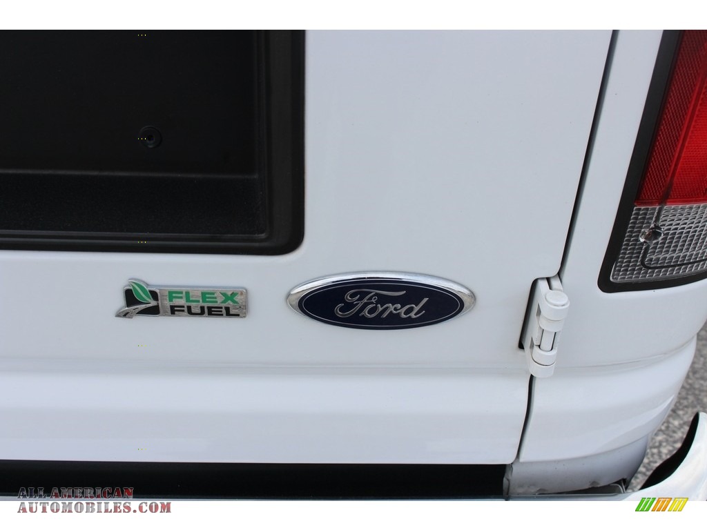 2013 E Series Van E350 XLT Extended Passenger - Oxford White / Medium Flint photo #21