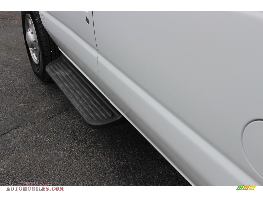 2013 E Series Van E350 XLT Extended Passenger - Oxford White / Medium Flint photo #28