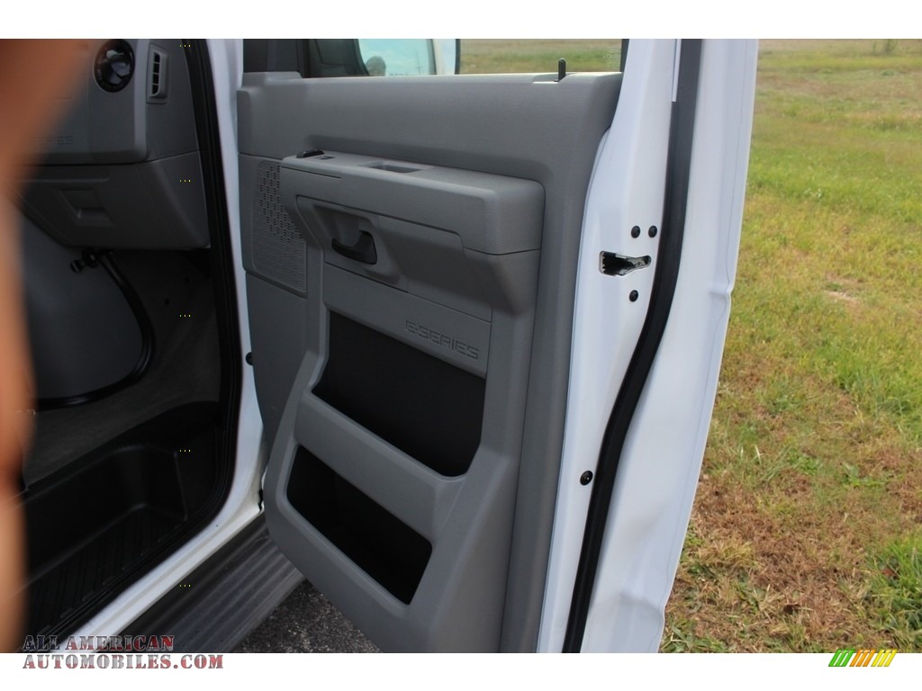 2013 E Series Van E350 XLT Extended Passenger - Oxford White / Medium Flint photo #41