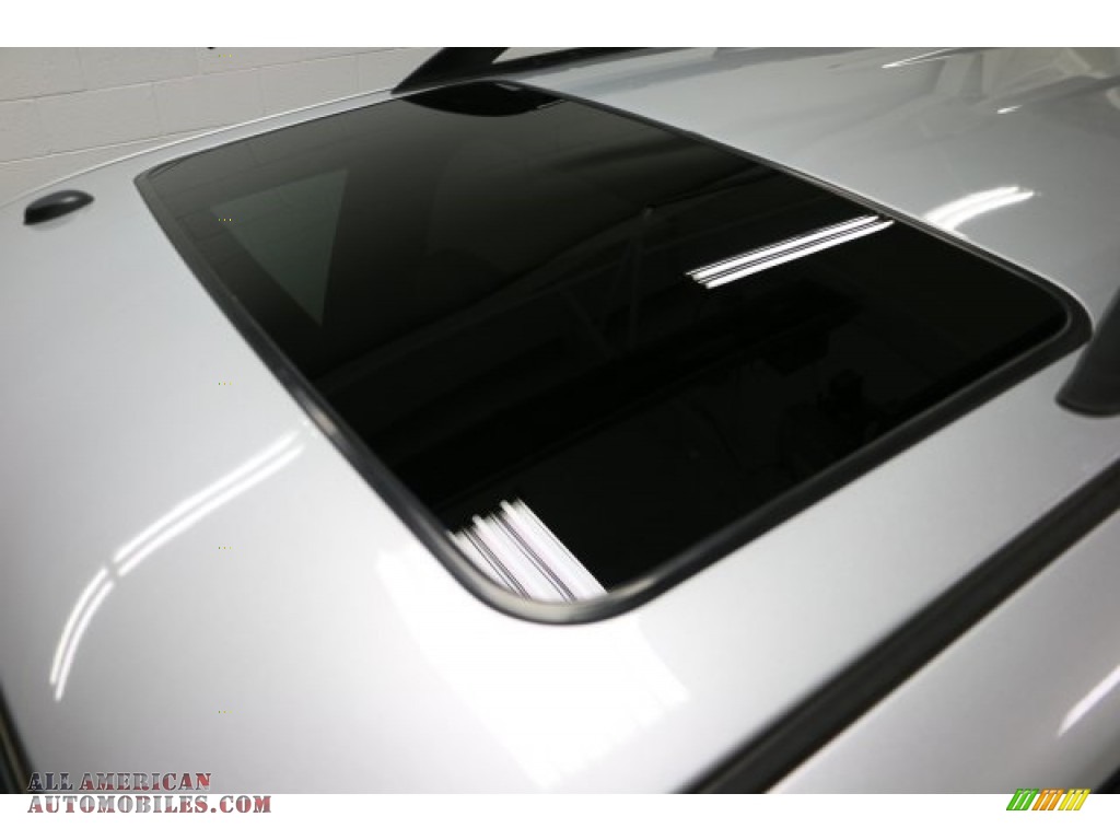 2010 Escape Limited V6 4WD - Ingot Silver Metallic / Charcoal Black photo #4