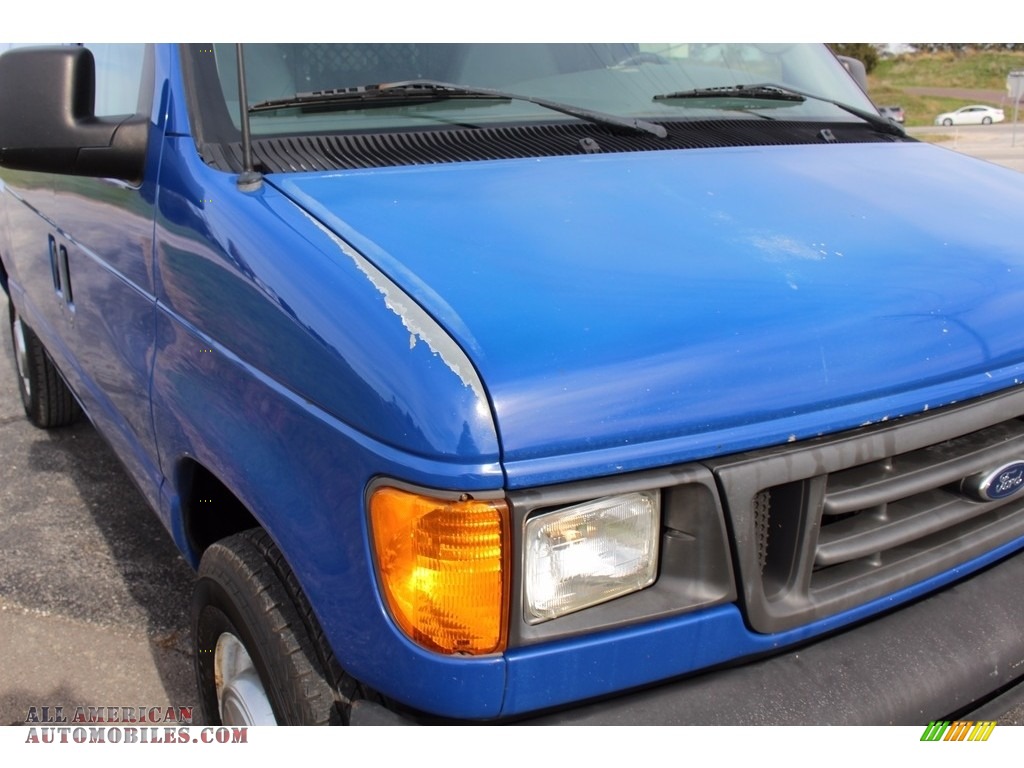 2004 E Series Van E250 Commercial - True Blue Metallic / Medium Flint photo #21