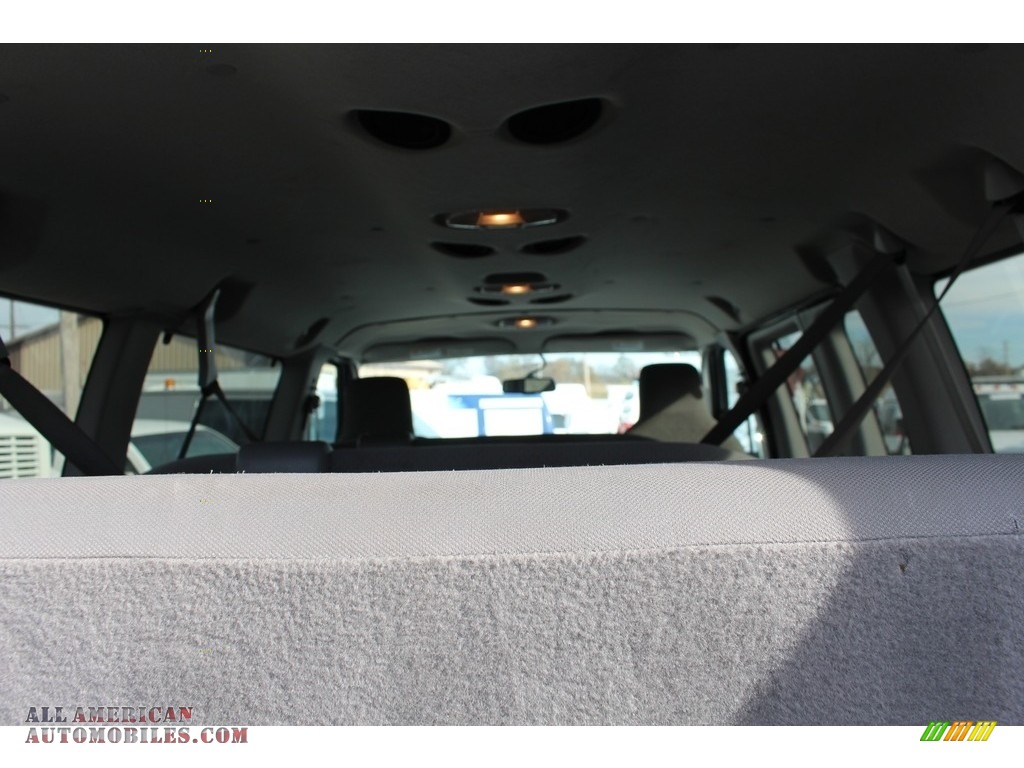 2013 E Series Van E350 XLT Passenger - Oxford White / Medium Flint photo #8