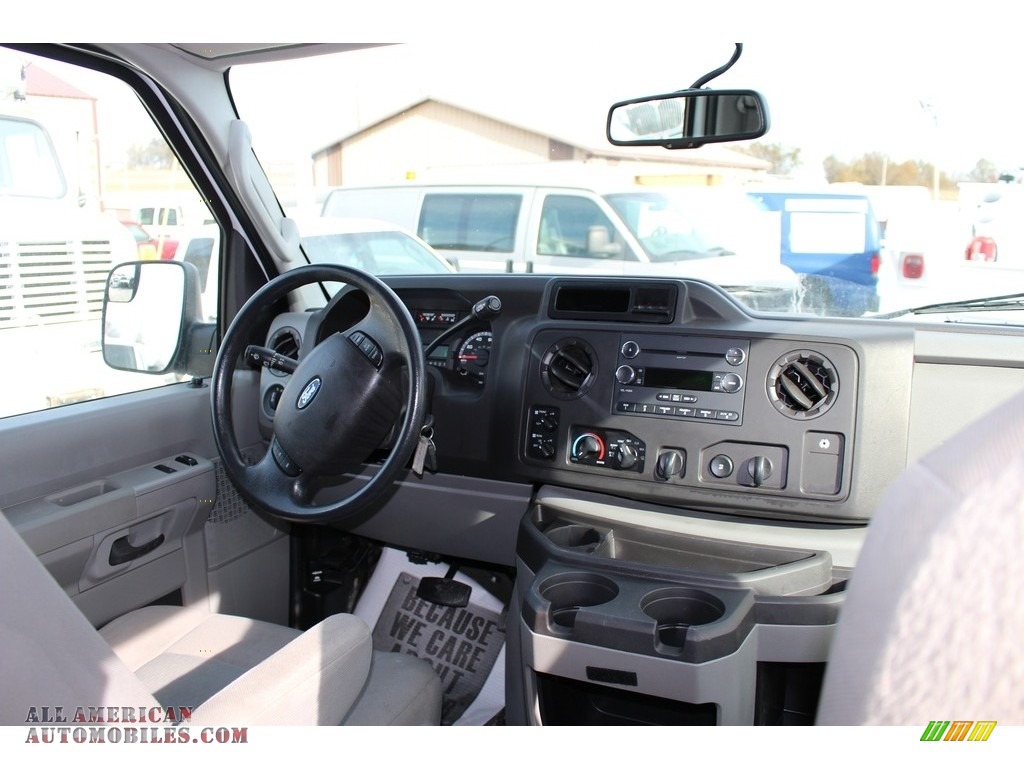 2013 E Series Van E350 XLT Passenger - Oxford White / Medium Flint photo #9