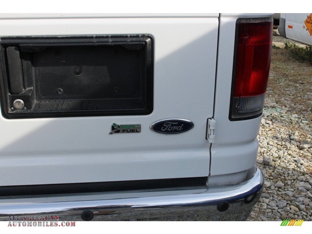 2013 E Series Van E350 XLT Passenger - Oxford White / Medium Flint photo #20